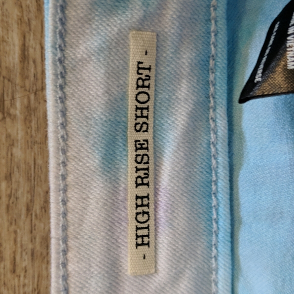 BLACKHEART purple/blue tie-dye High Rise V-stitch denim shorts HOT TOPIC… - Picture 9 of 14